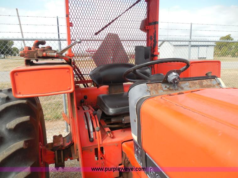 image for item I3310 1985 Case IH 1685 tractor