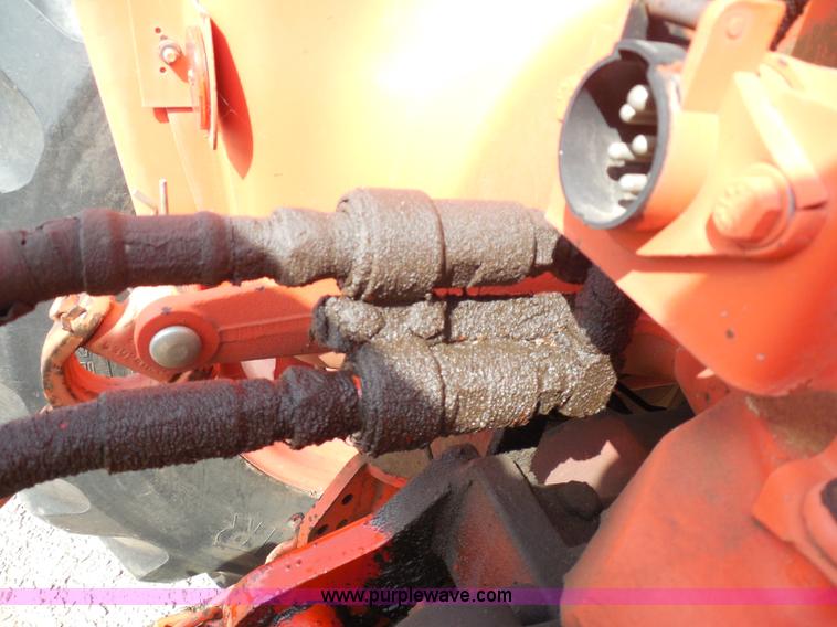 image for item I3310 1985 Case IH 1685 tractor