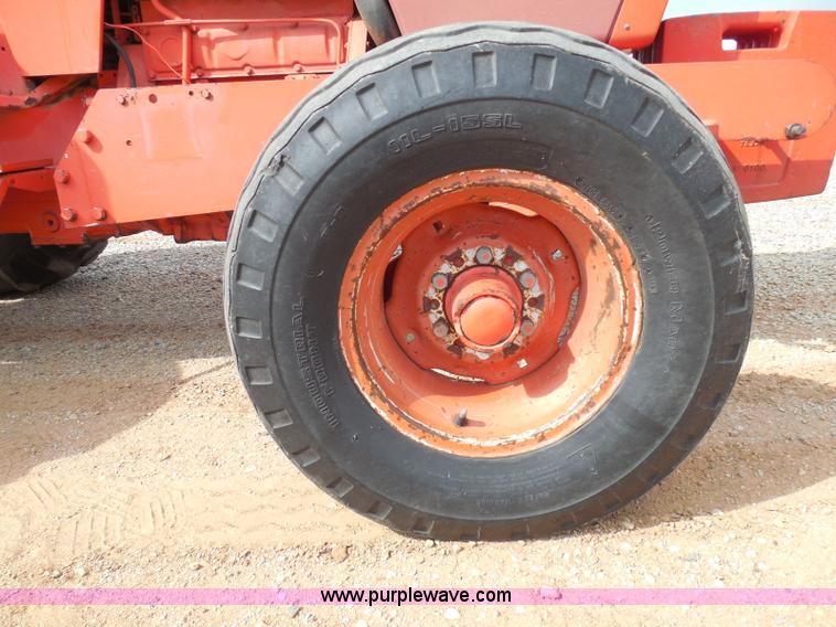 image for item I3310 1985 Case IH 1685 tractor