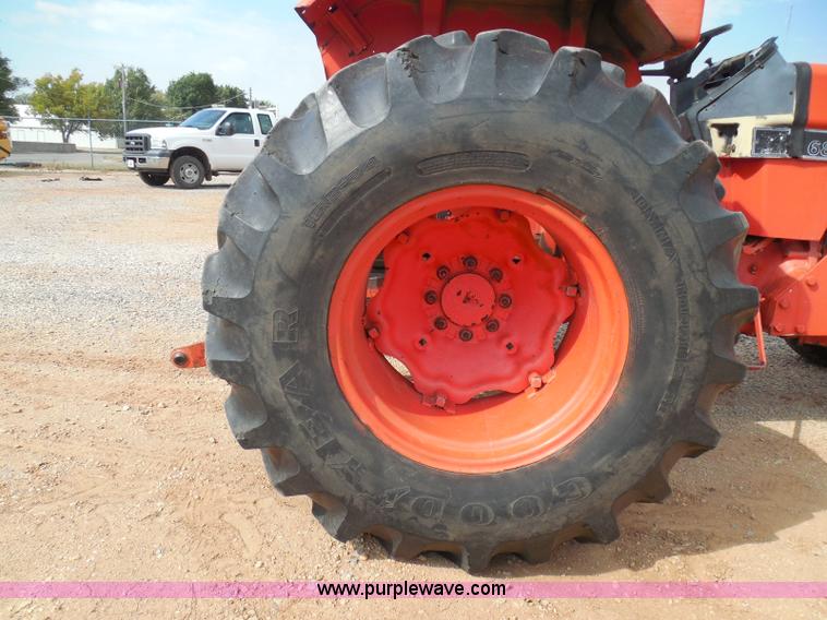 image for item I3310 1985 Case IH 1685 tractor