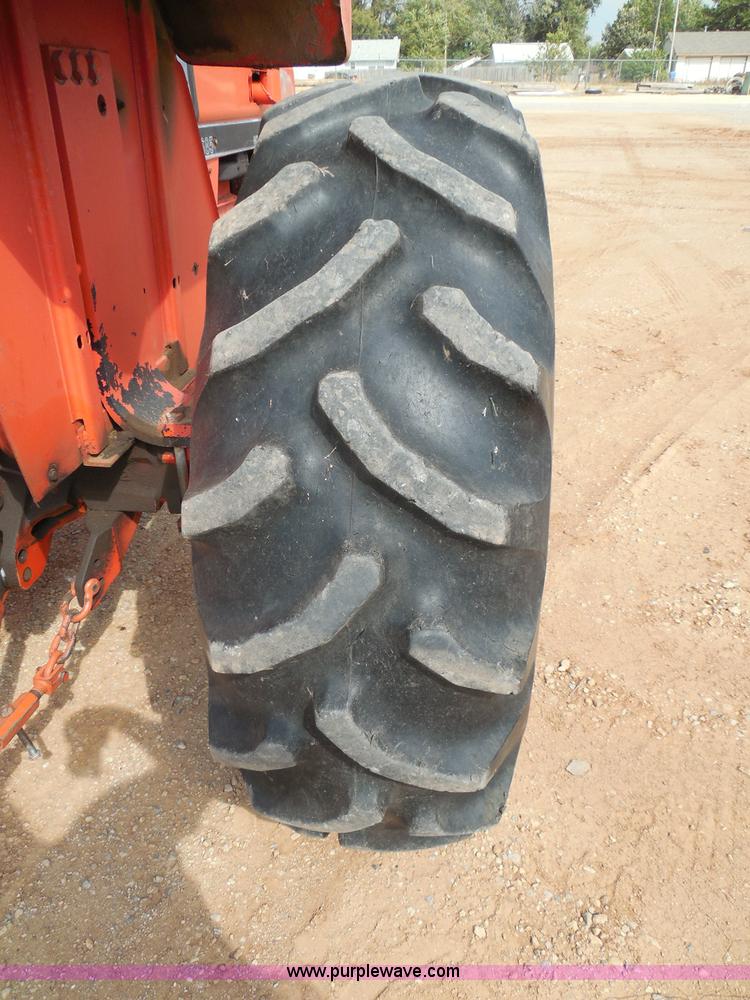 image for item I3310 1985 Case IH 1685 tractor