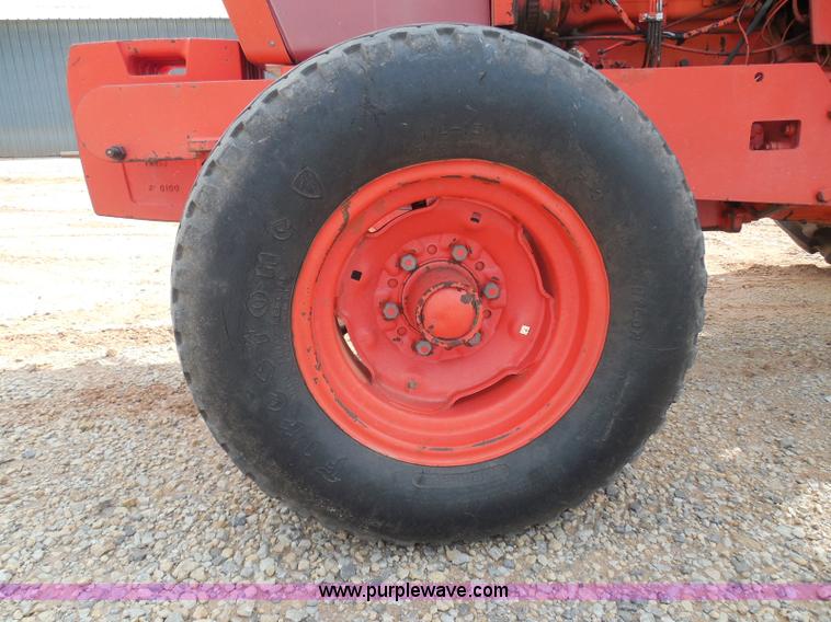 image for item I3310 1985 Case IH 1685 tractor