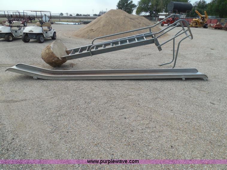 image for item I3310 1985 Case IH 1685 tractor