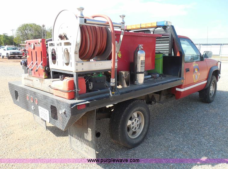 image for item I3311 1988 Chevrolet Silverado 1500 flatbed pickup truck