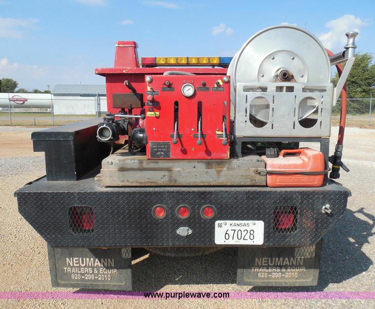 image for item I3311 1988 Chevrolet Silverado 1500 flatbed pickup truck