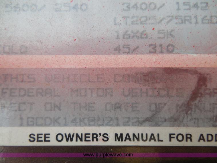 image for item I3311 1988 Chevrolet Silverado 1500 flatbed pickup truck