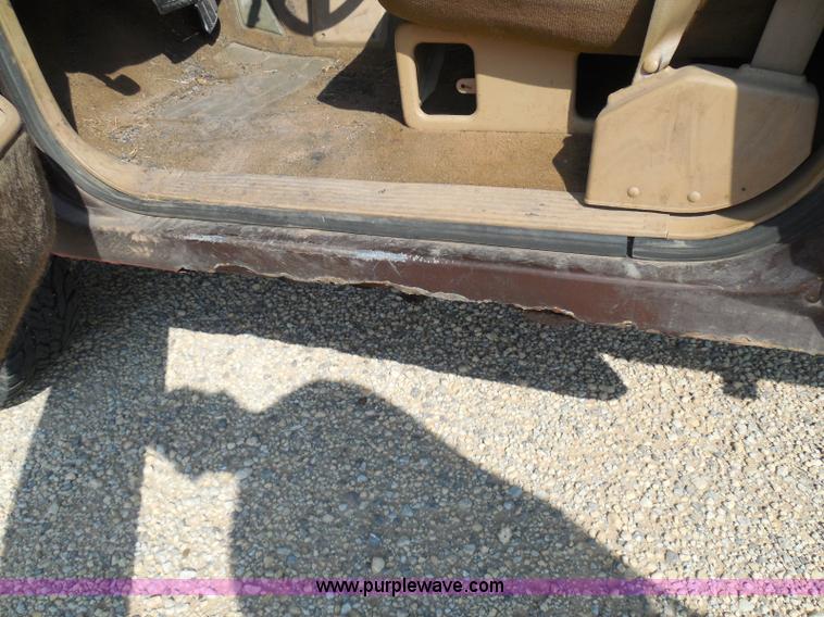 image for item I3311 1988 Chevrolet Silverado 1500 flatbed pickup truck