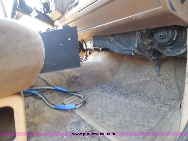 image for item I3311 1988 Chevrolet Silverado 1500 flatbed pickup truck