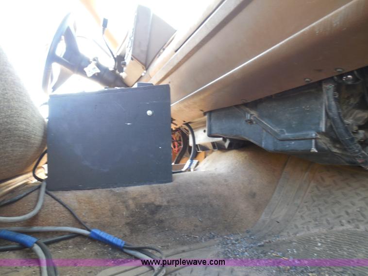 image for item I3311 1988 Chevrolet Silverado 1500 flatbed pickup truck