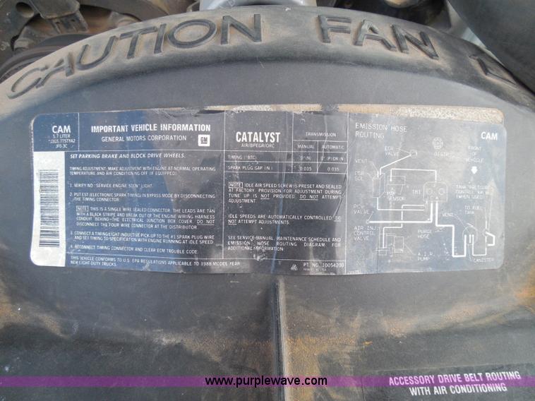 image for item I3311 1988 Chevrolet Silverado 1500 flatbed pickup truck