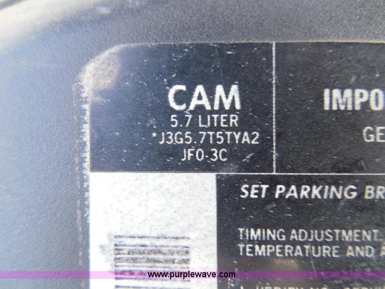 image for item I3311 1988 Chevrolet Silverado 1500 flatbed pickup truck