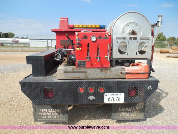 image for item I3311 1988 Chevrolet Silverado 1500 flatbed pickup truck