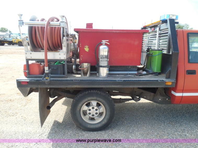 image for item I3311 1988 Chevrolet Silverado 1500 flatbed pickup truck