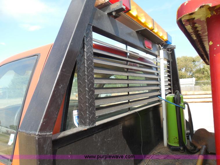 image for item I3311 1988 Chevrolet Silverado 1500 flatbed pickup truck