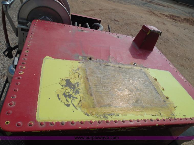 image for item I3311 1988 Chevrolet Silverado 1500 flatbed pickup truck