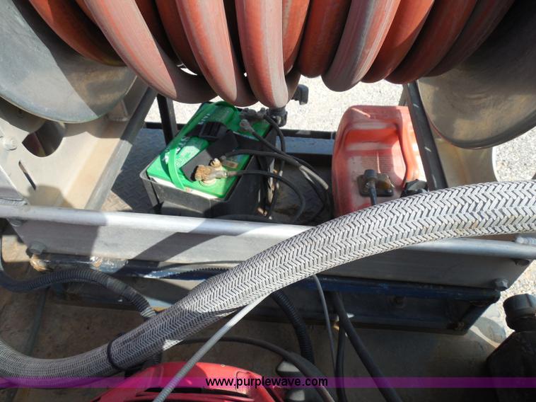 image for item I3311 1988 Chevrolet Silverado 1500 flatbed pickup truck