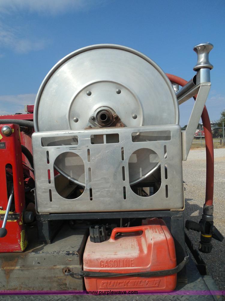 image for item I3311 1988 Chevrolet Silverado 1500 flatbed pickup truck