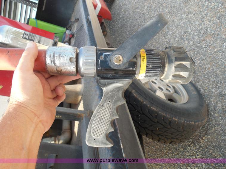 image for item I3311 1988 Chevrolet Silverado 1500 flatbed pickup truck