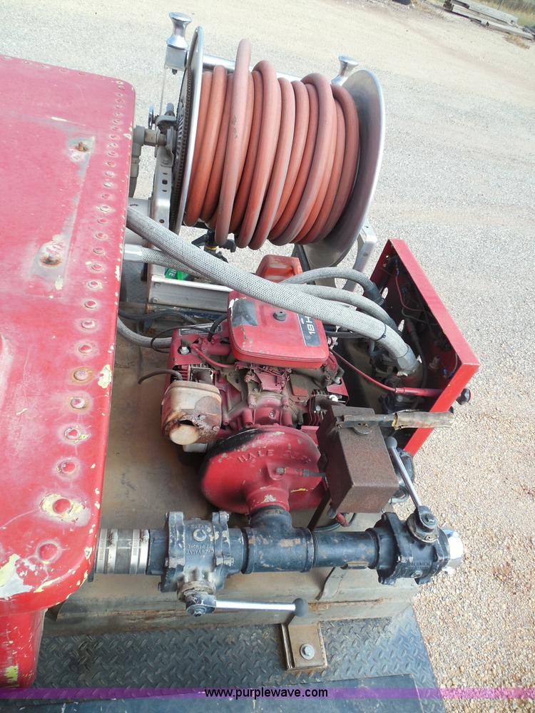 image for item I3311 1988 Chevrolet Silverado 1500 flatbed pickup truck