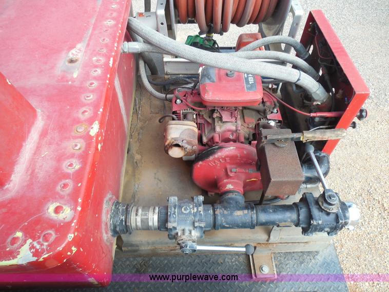 image for item I3311 1988 Chevrolet Silverado 1500 flatbed pickup truck