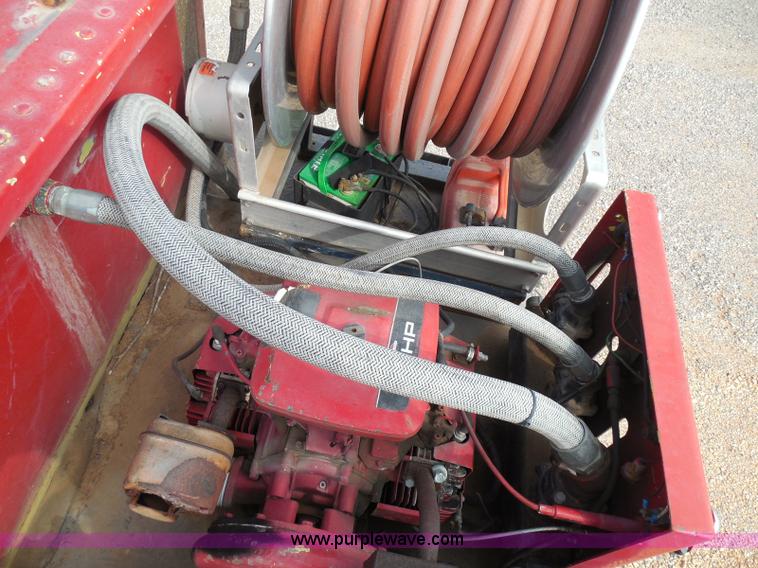 image for item I3311 1988 Chevrolet Silverado 1500 flatbed pickup truck