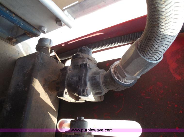 image for item I3311 1988 Chevrolet Silverado 1500 flatbed pickup truck