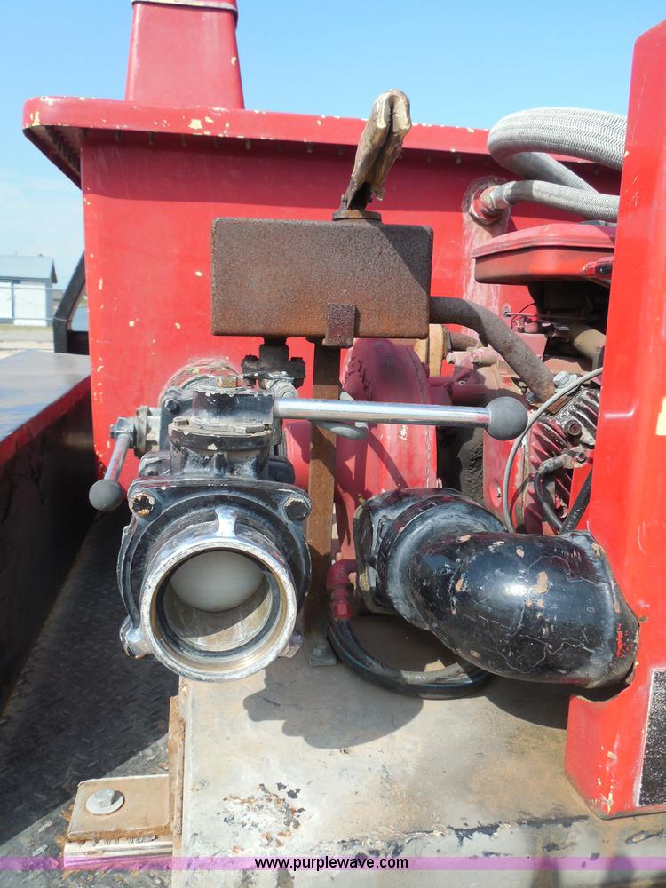 image for item I3311 1988 Chevrolet Silverado 1500 flatbed pickup truck