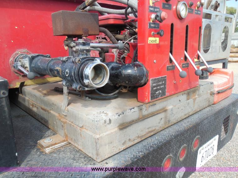 image for item I3311 1988 Chevrolet Silverado 1500 flatbed pickup truck