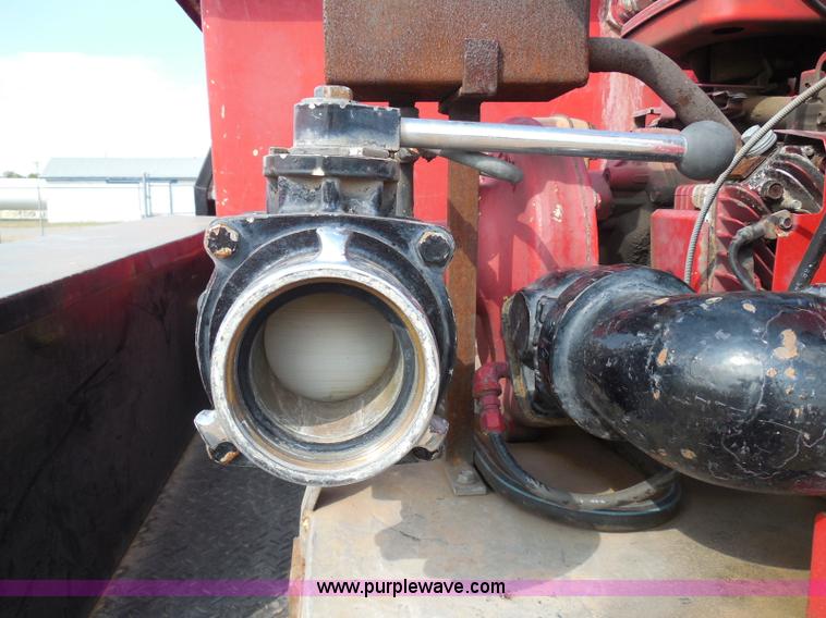 image for item I3311 1988 Chevrolet Silverado 1500 flatbed pickup truck