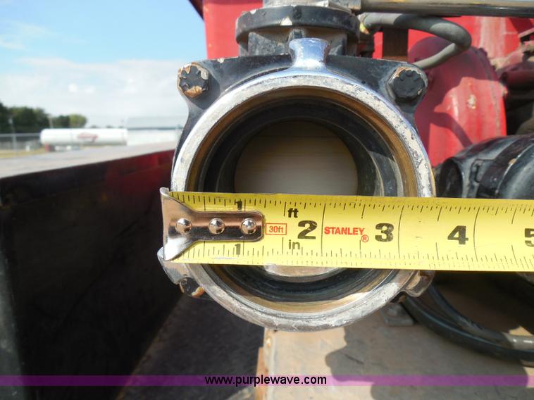 image for item I3311 1988 Chevrolet Silverado 1500 flatbed pickup truck