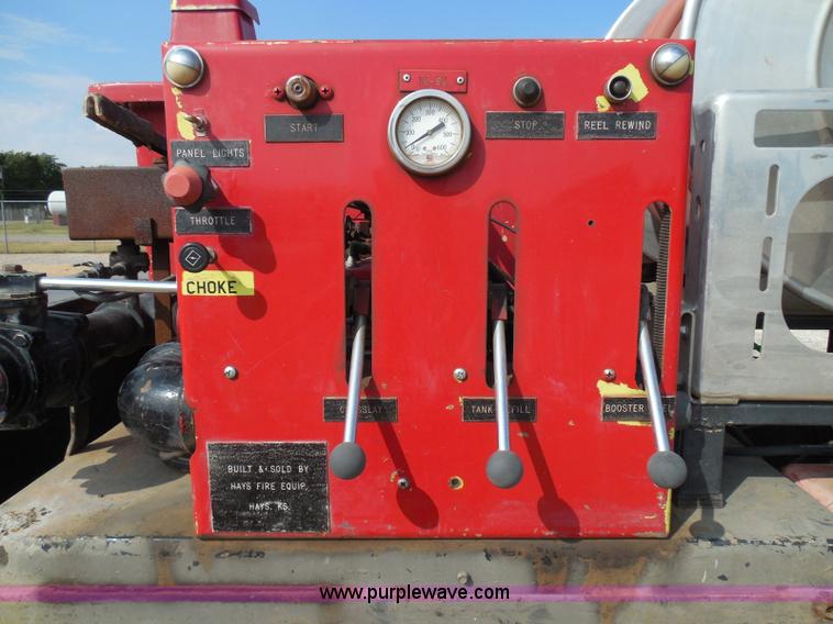 image for item I3311 1988 Chevrolet Silverado 1500 flatbed pickup truck