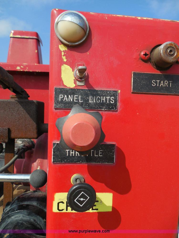 image for item I3311 1988 Chevrolet Silverado 1500 flatbed pickup truck