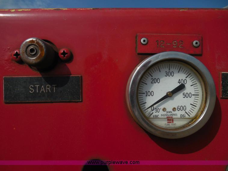 image for item I3311 1988 Chevrolet Silverado 1500 flatbed pickup truck