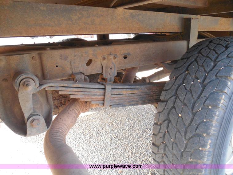 image for item I3311 1988 Chevrolet Silverado 1500 flatbed pickup truck