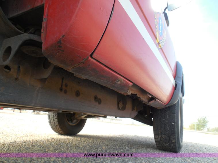 image for item I3311 1988 Chevrolet Silverado 1500 flatbed pickup truck