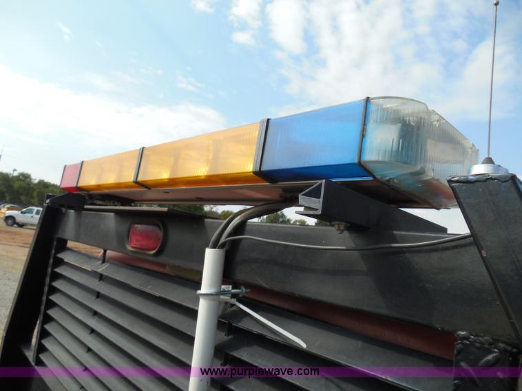 image for item I3311 1988 Chevrolet Silverado 1500 flatbed pickup truck