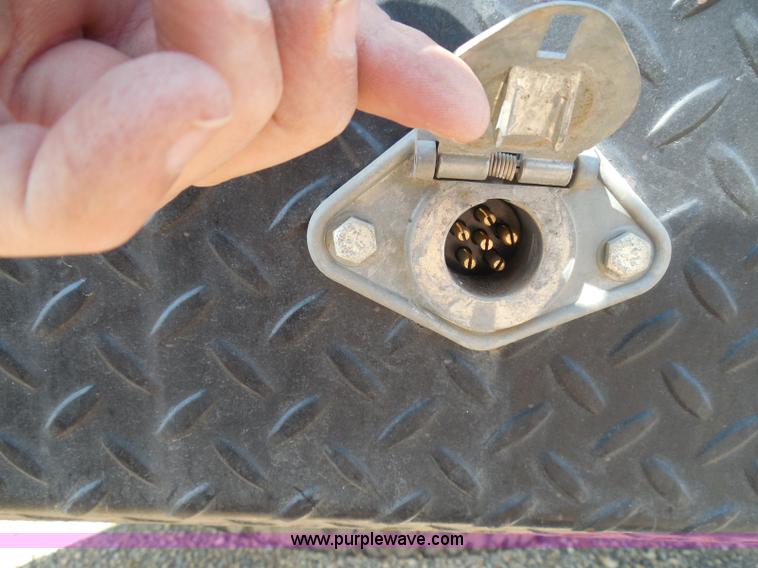 image for item I3311 1988 Chevrolet Silverado 1500 flatbed pickup truck