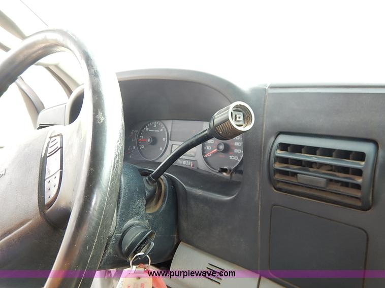 image for item I5374 2005 Ford F250 Super Duty XL pickup truck