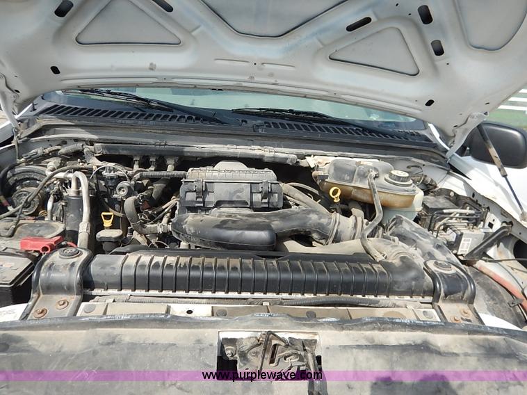 image for item I5374 2005 Ford F250 Super Duty XL pickup truck