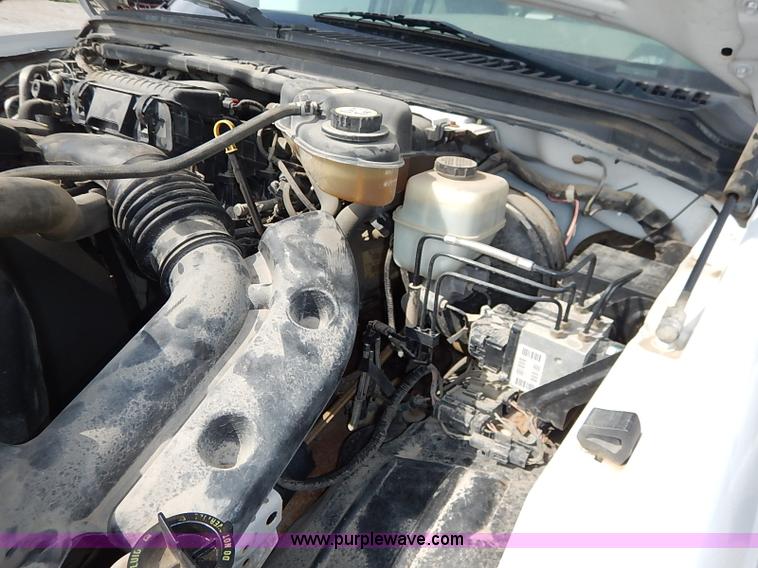 image for item I5374 2005 Ford F250 Super Duty XL pickup truck