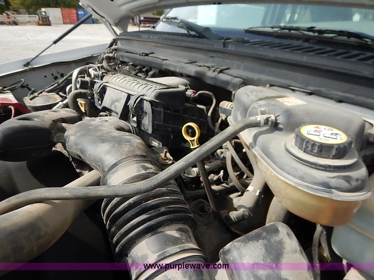 image for item I5374 2005 Ford F250 Super Duty XL pickup truck