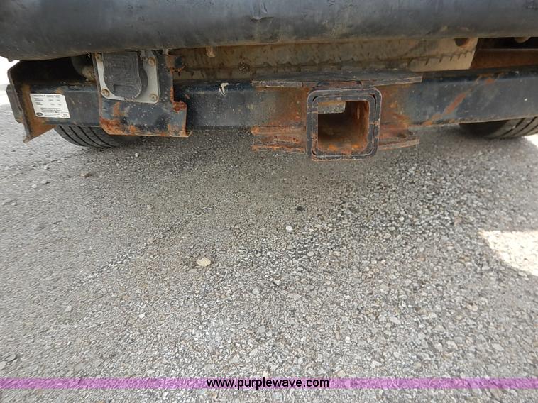 image for item I5374 2005 Ford F250 Super Duty XL pickup truck