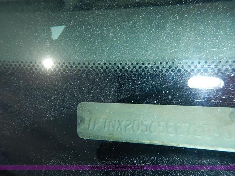 image for item I5374 2005 Ford F250 Super Duty XL pickup truck