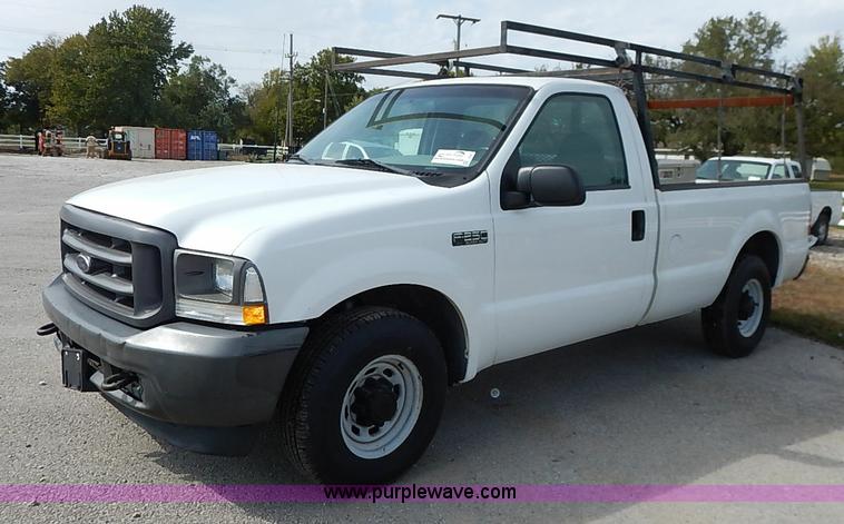 image for item I5391 2003 Ford F250 Super Duty XL pickup truck