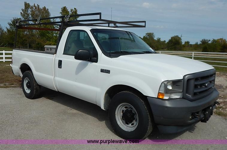 image for item I5391 2003 Ford F250 Super Duty XL pickup truck