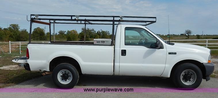 image for item I5391 2003 Ford F250 Super Duty XL pickup truck