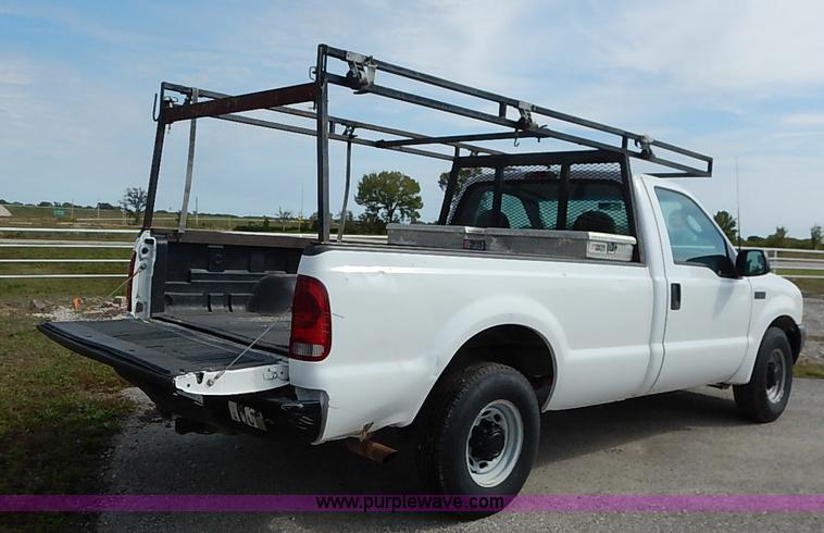 image for item I5391 2003 Ford F250 Super Duty XL pickup truck