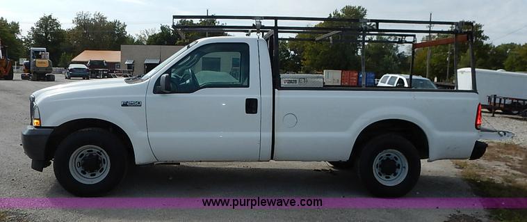image for item I5391 2003 Ford F250 Super Duty XL pickup truck