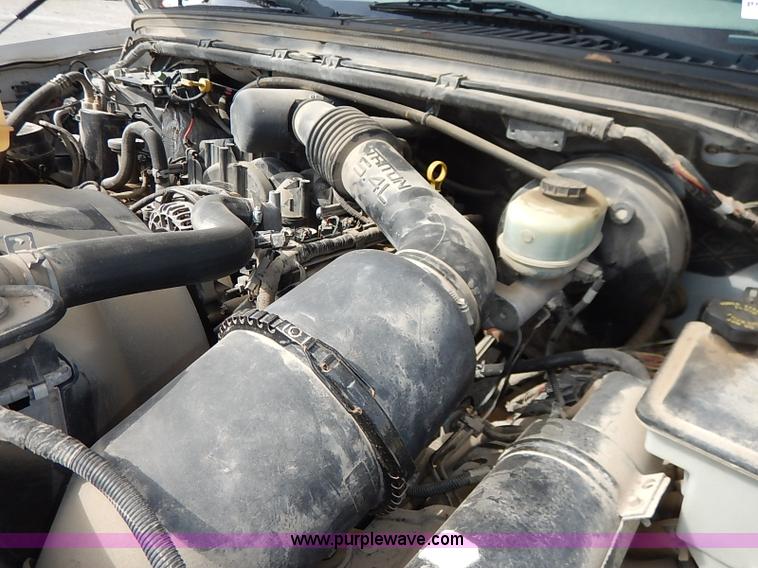 image for item I5391 2003 Ford F250 Super Duty XL pickup truck