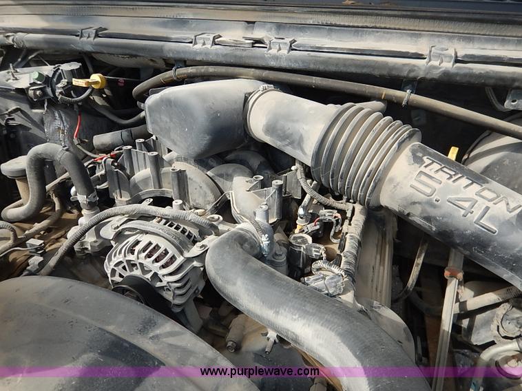 image for item I5391 2003 Ford F250 Super Duty XL pickup truck